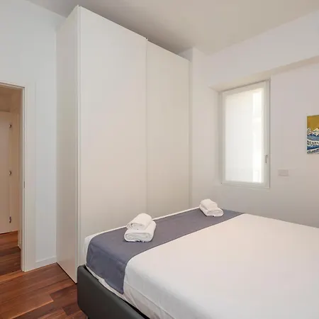 Modern Two-room In Corso Buenos Aires Milán